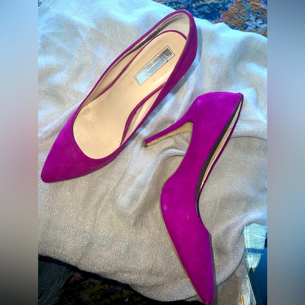 Fuchsia pumps suede